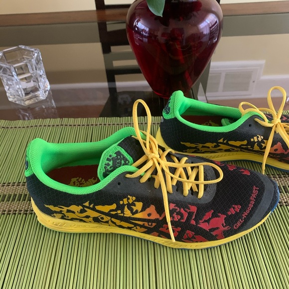 Almost new men’s Asic runners - Picture 2 of 3